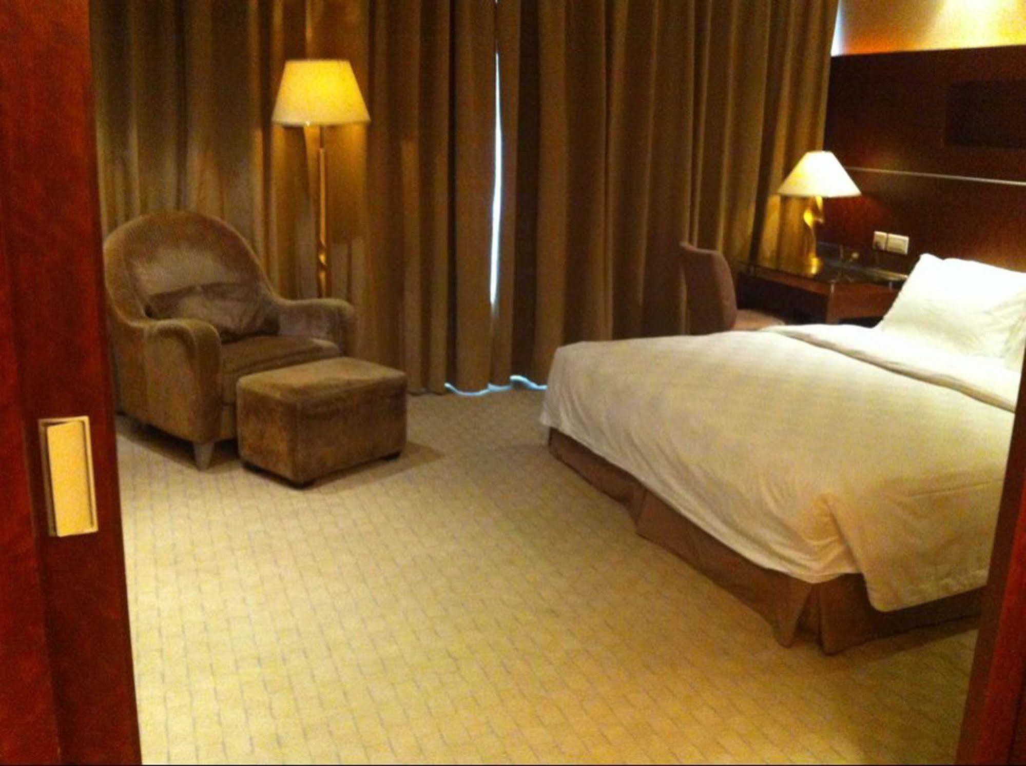 New Times Hotel Shenzhen Railway Station Zewnętrze zdjęcie